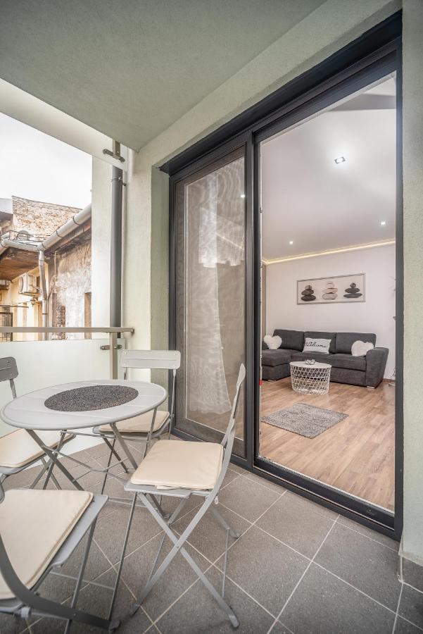 Grace Pine Apartment 3 บูดาเปสต์ ภายนอก รูปภาพ