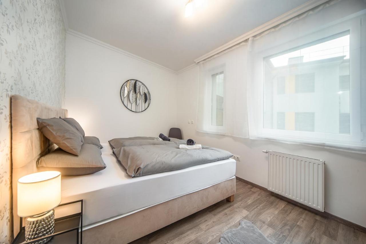 Grace Pine Apartment 3 บูดาเปสต์ ภายนอก รูปภาพ
